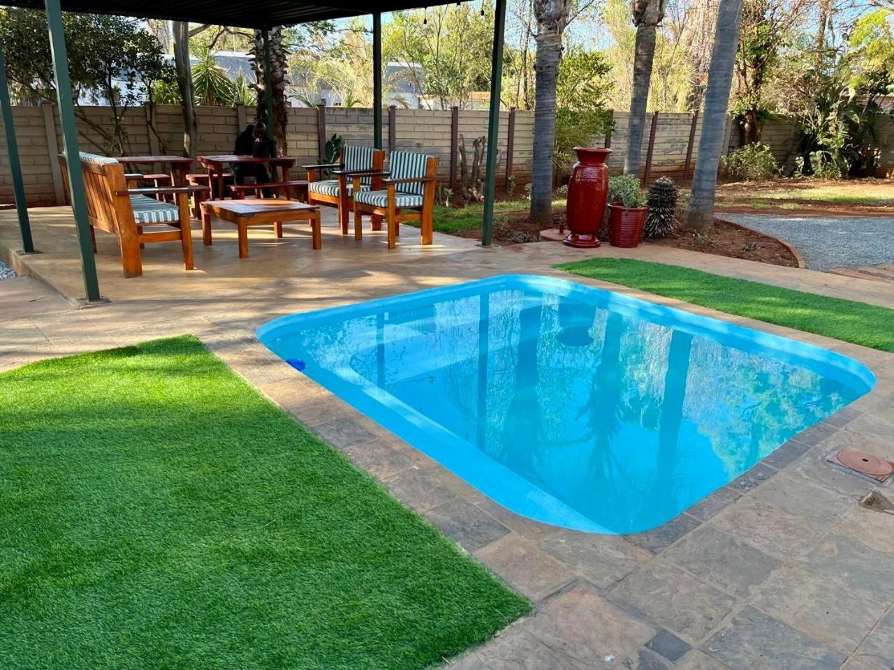 Karee Guesthouse Thabazimbi Esterno foto